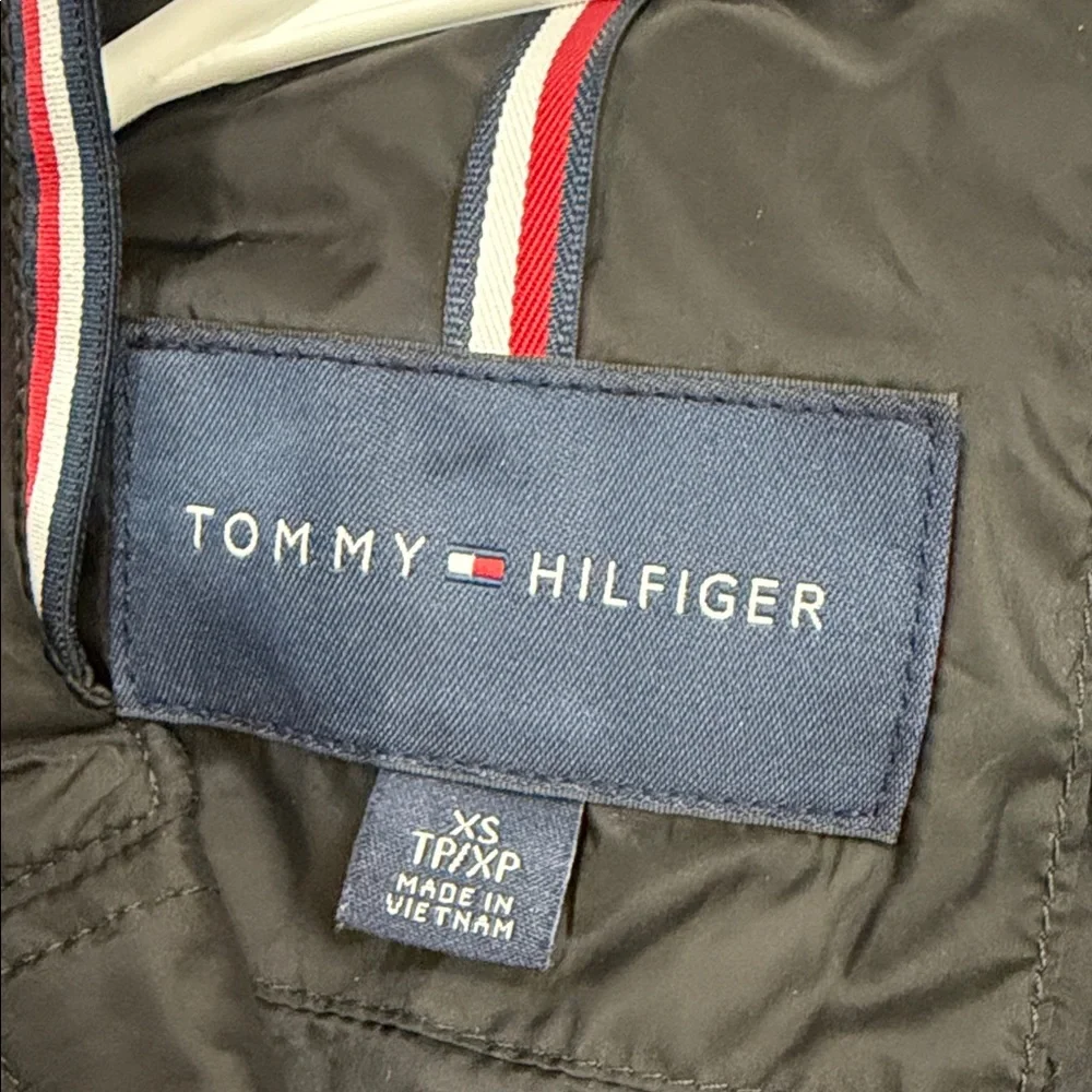 Tommy Hilfiger vest Men's Black Quilted Vest - Picture 5 of 5